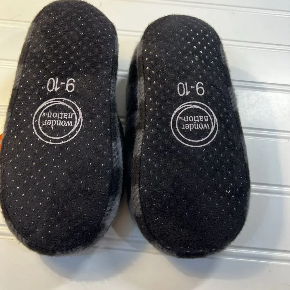 Wonder Nation Size 9-10 Black And Gray Plaid Slippers